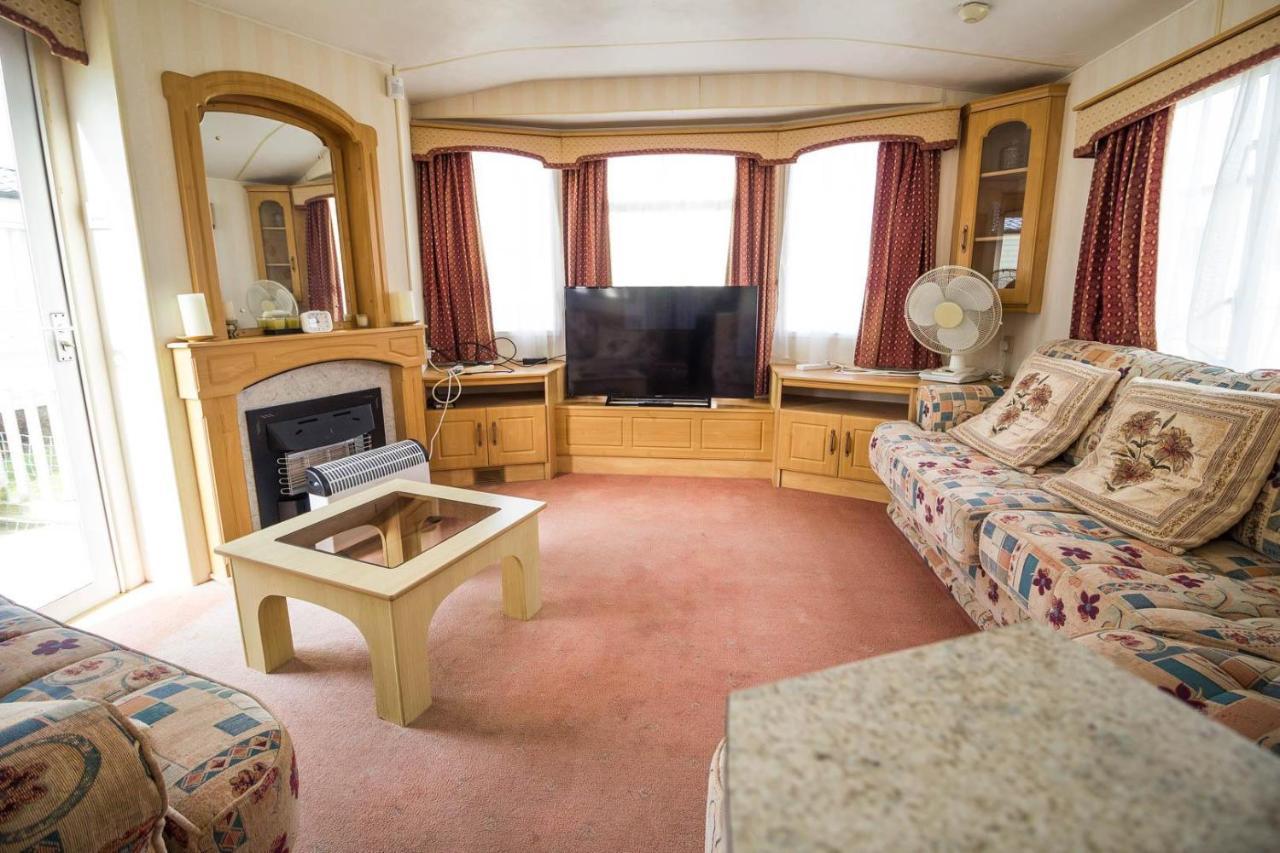 فندق 6 Berth Caravan With Decking Nearby Heacham Beach In Norfolk Ref 21047A المظهر الخارجي الصورة