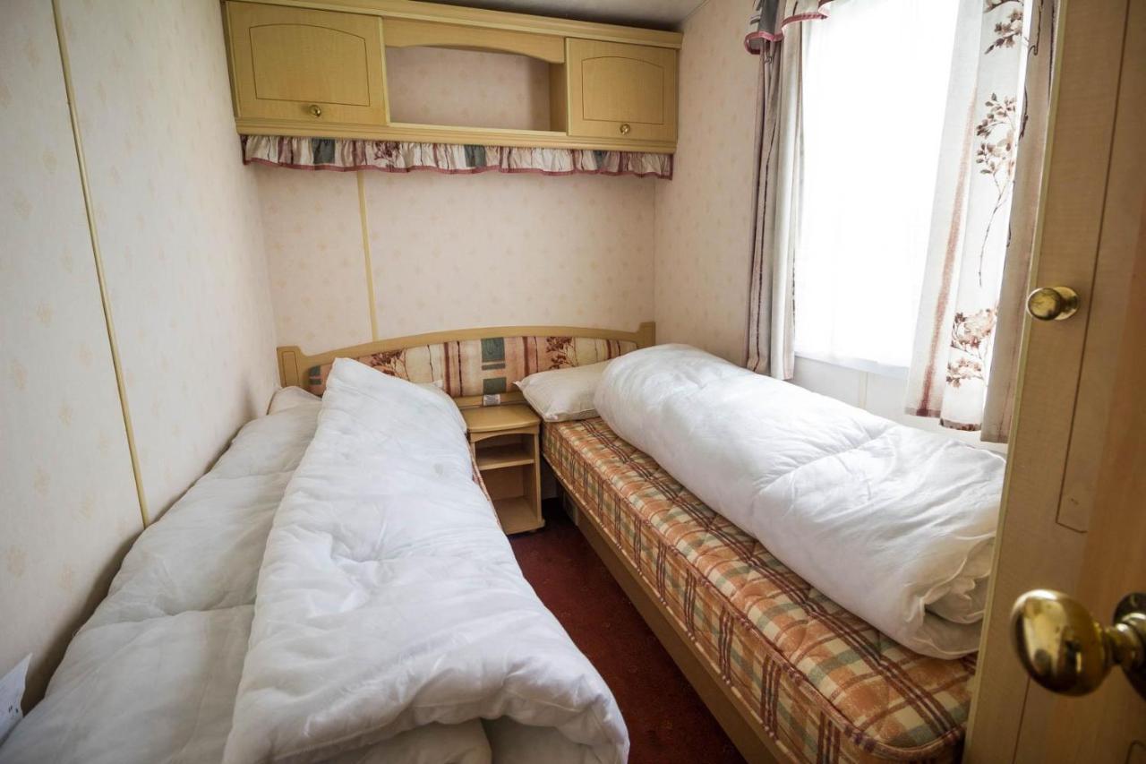 فندق 6 Berth Caravan With Decking Nearby Heacham Beach In Norfolk Ref 21047A المظهر الخارجي الصورة