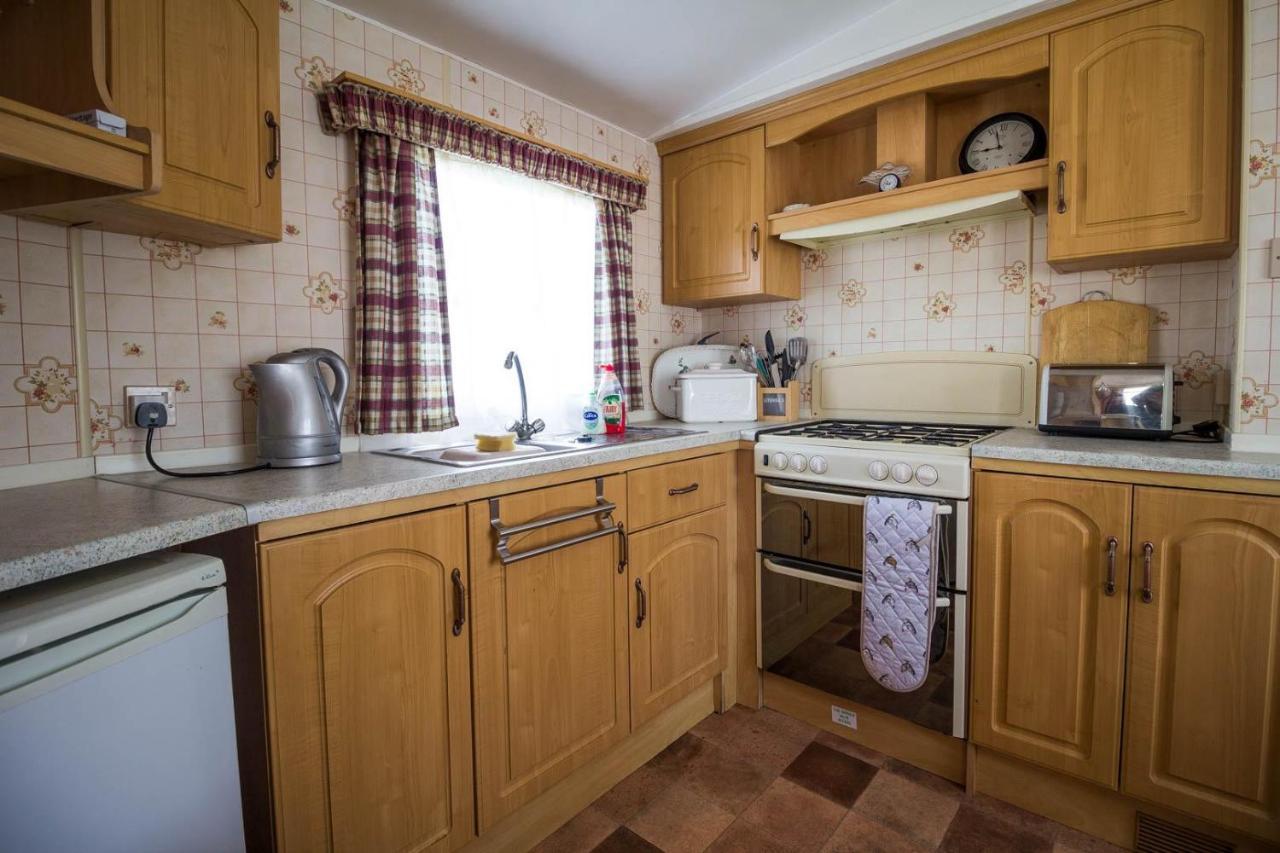 فندق 6 Berth Caravan With Decking Nearby Heacham Beach In Norfolk Ref 21047A المظهر الخارجي الصورة