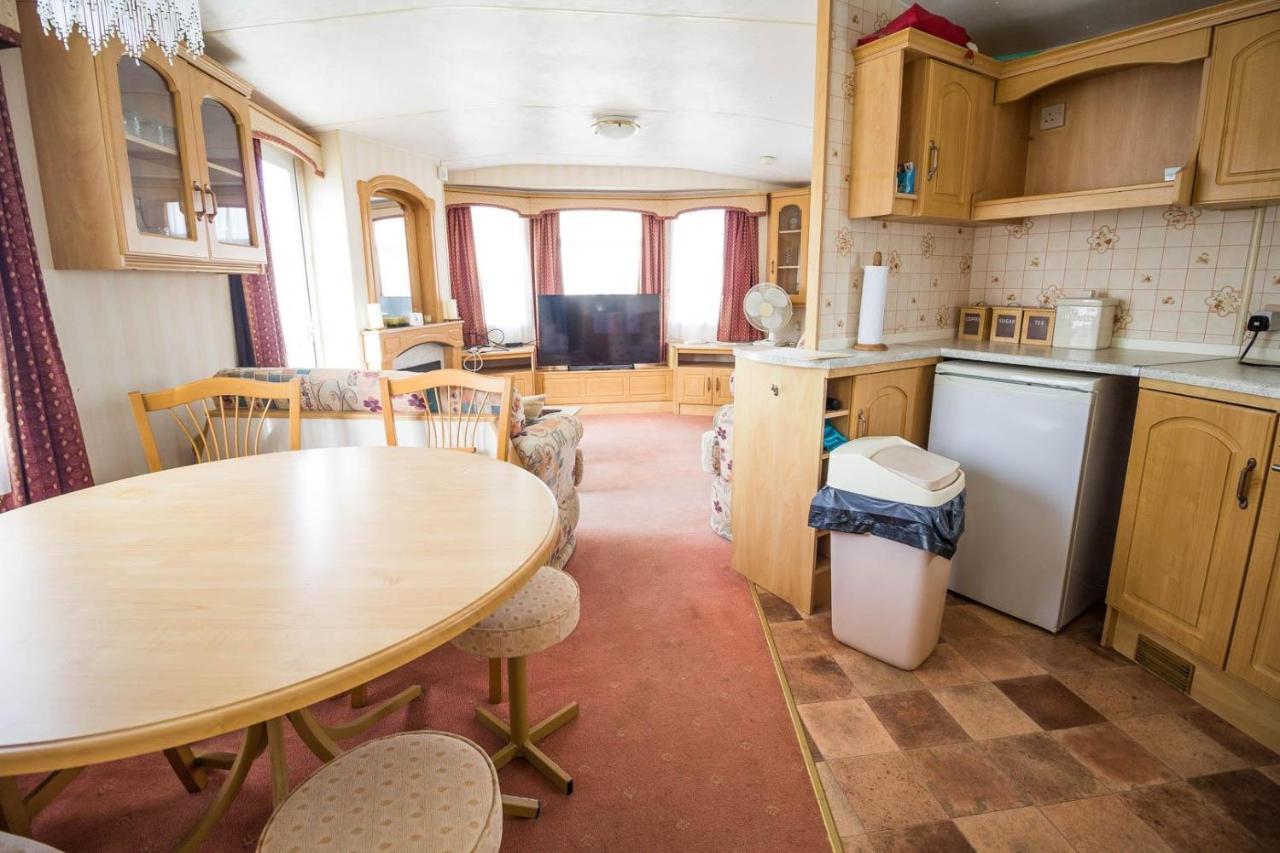 فندق 6 Berth Caravan With Decking Nearby Heacham Beach In Norfolk Ref 21047A المظهر الخارجي الصورة