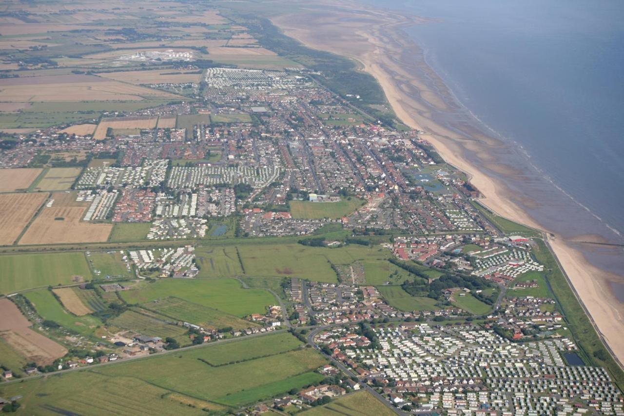 فندق 6 Berth Caravan With Decking Nearby Heacham Beach In Norfolk Ref 21047A المظهر الخارجي الصورة
