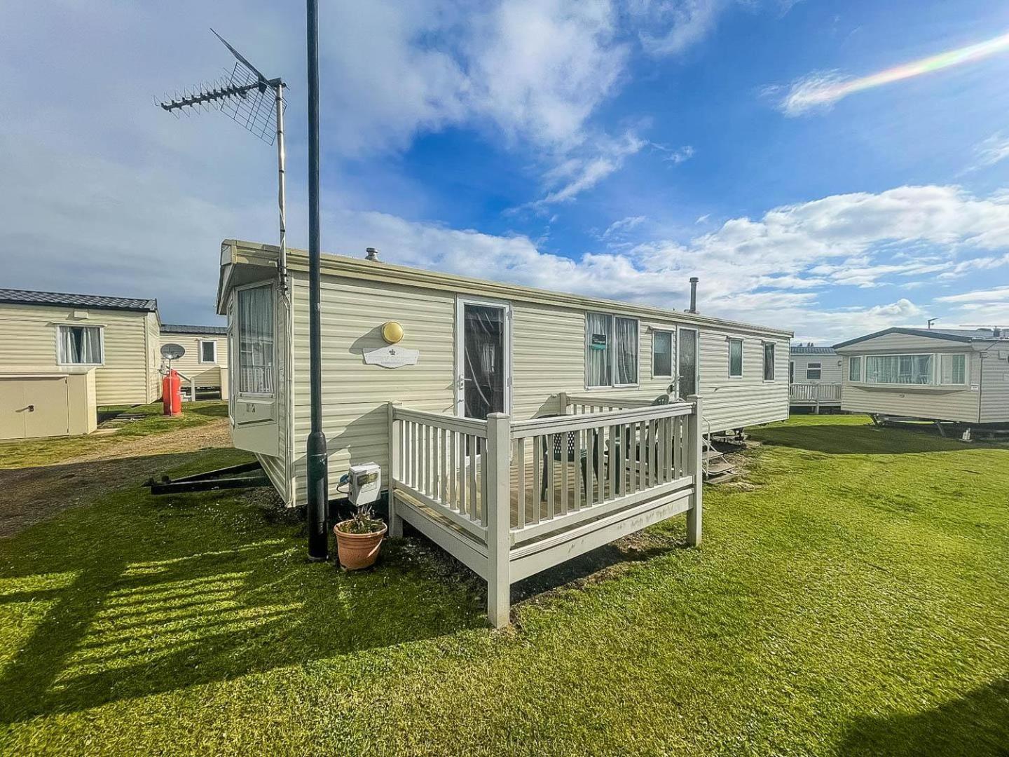 فندق 6 Berth Caravan With Decking Nearby Heacham Beach In Norfolk Ref 21047A المظهر الخارجي الصورة